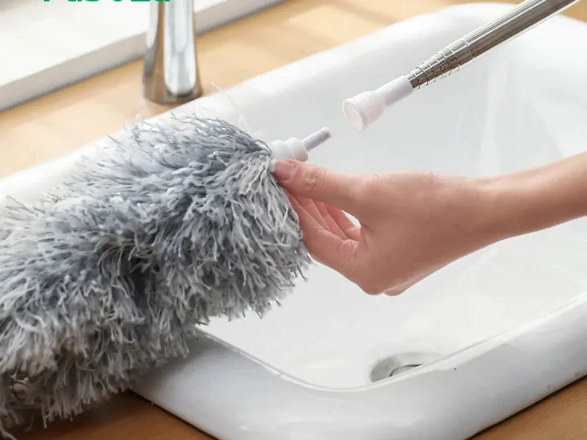 2.8m Microfiber Duster with Telescopic Stainless Steel Pipe – Perfect for Ceiling, Fans, and Furniture Cleaning
